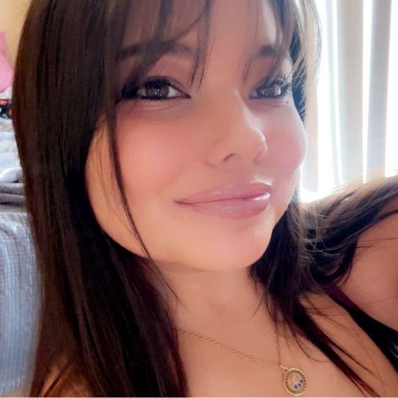 Meet your Posher, Ansley - Picture 2 of 4